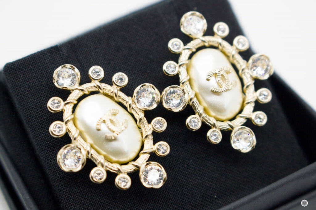 Chanel CC Pearl Bead With Crystals  Light Gold  Metal X.CM Earrings