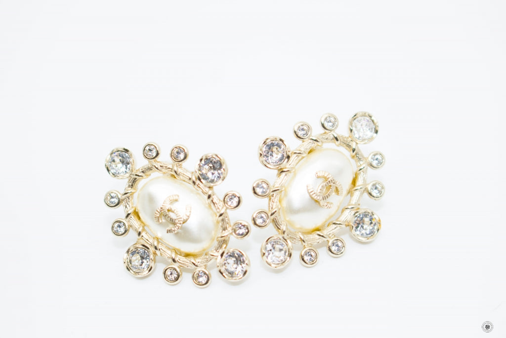 Chanel CC Pearl Bead With Crystals  Light Gold  Metal X.CM Earrings