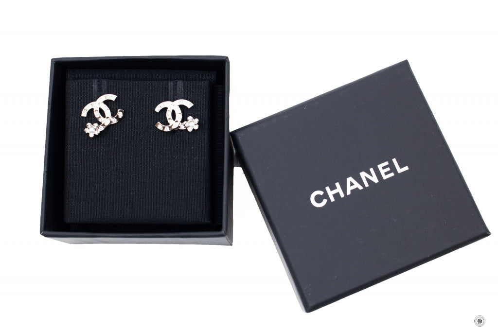 Chanel AB B CC Logo With Crystals  Silver / NF Silver .XCM Earrings Shw