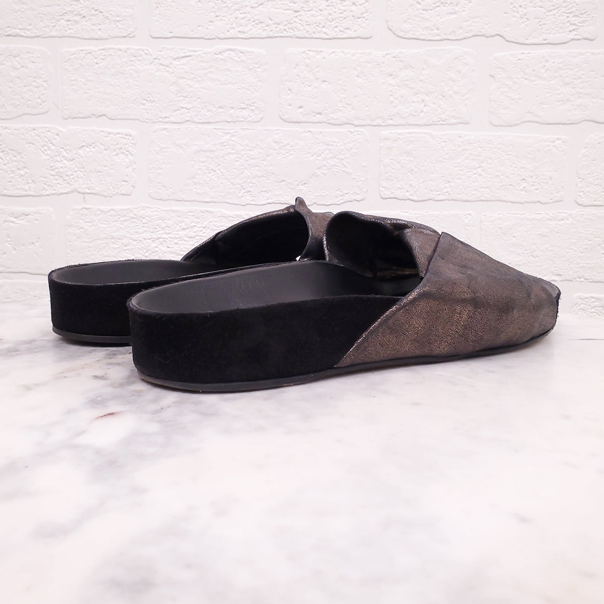 ISABEL MARANT METALLIC GOLD LEATHER SLIDES - SIZE 39