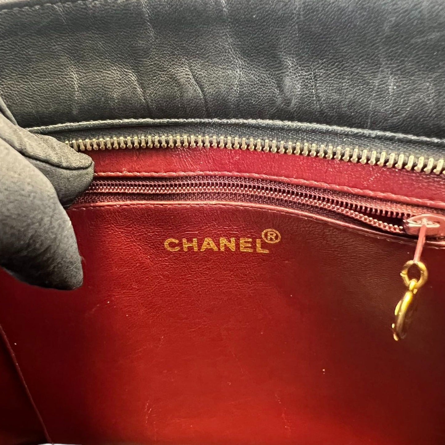 Medallion Tote Caviar Quilted Black GHW