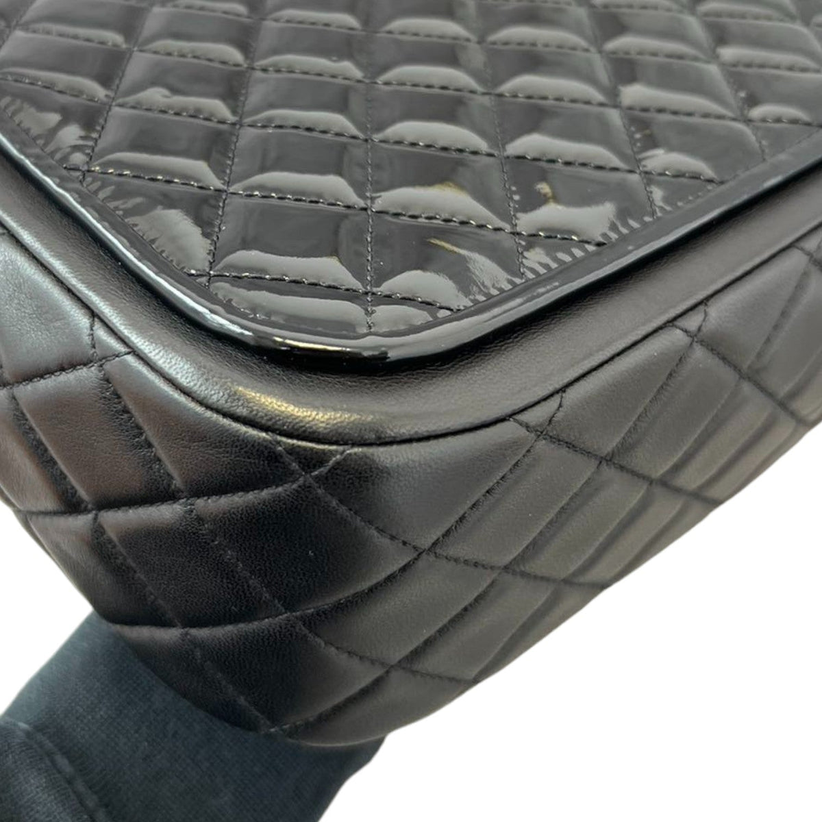 Jumbo Twist Flap Patent Quilted Black SHW