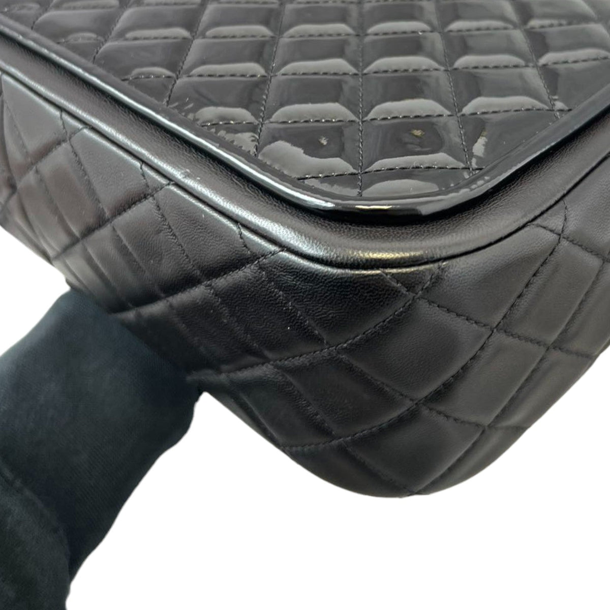 Jumbo Twist Flap Patent Quilted Black SHW