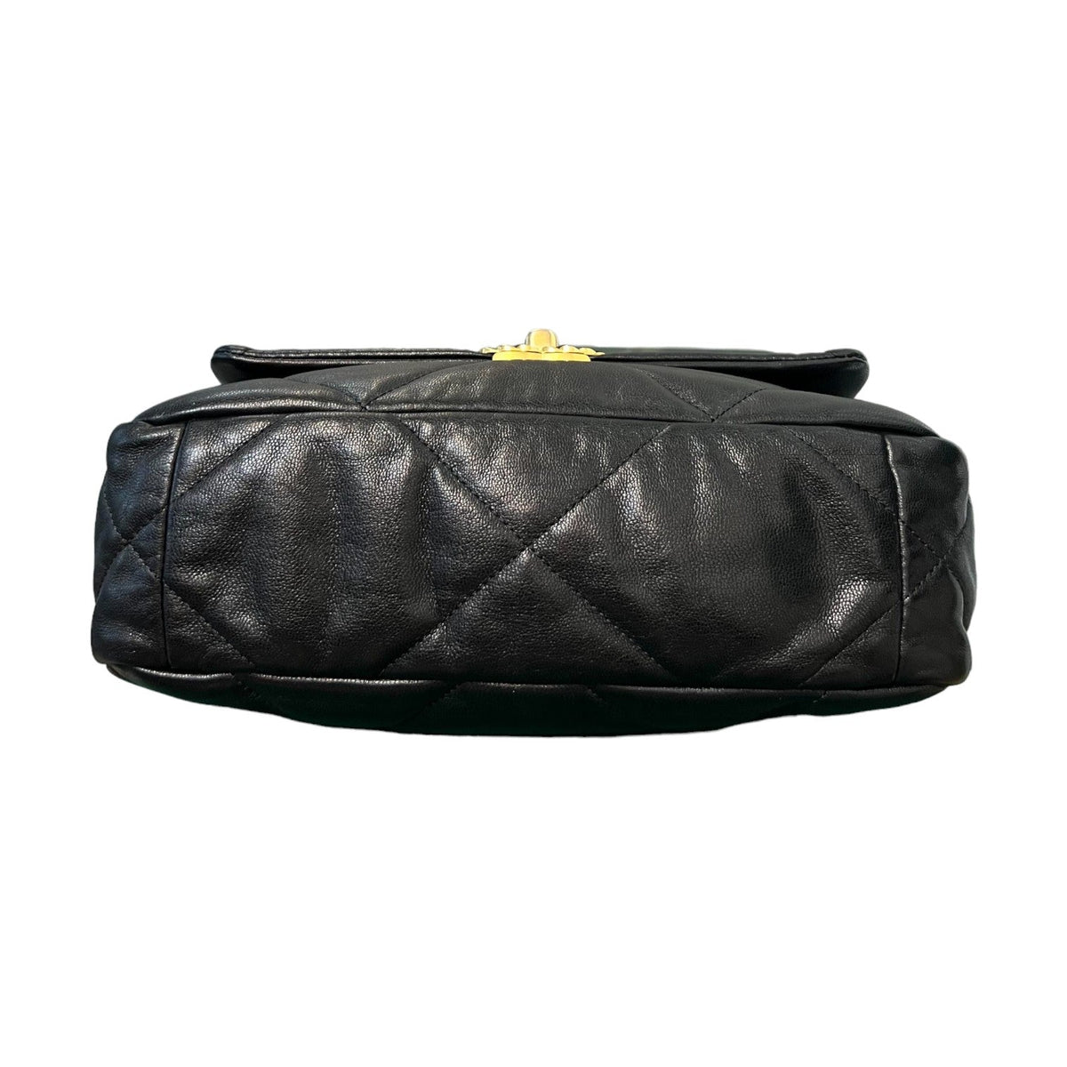 19 Flap Medium Lambskin Quilted Black MHW