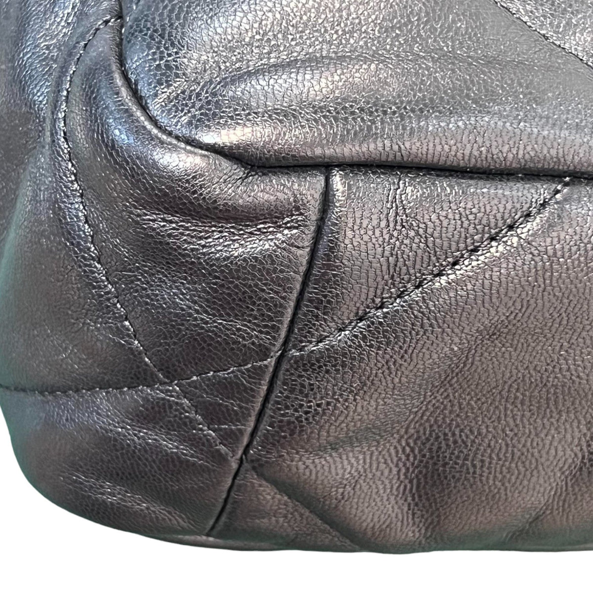 19 Flap Medium Lambskin Quilted Black MHW