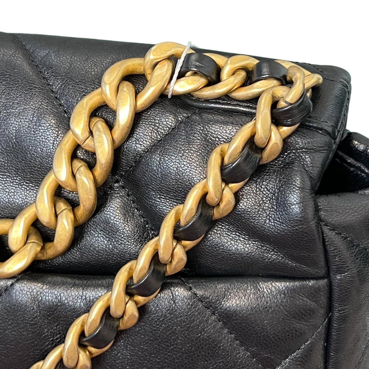 19 Flap Medium Lambskin Quilted Black MHW