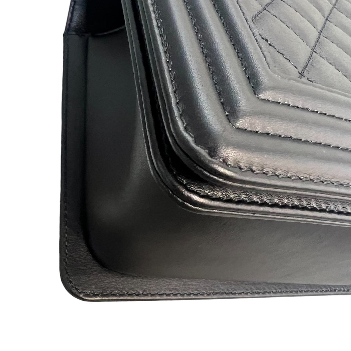Boy Flap Medium Lambskin Quilted Black GHW