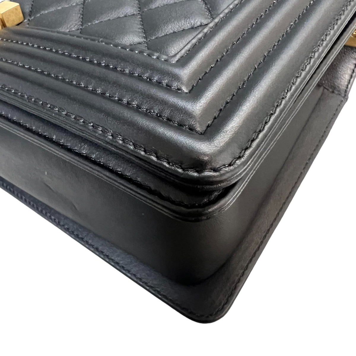 Boy Flap Medium Lambskin Quilted Black GHW