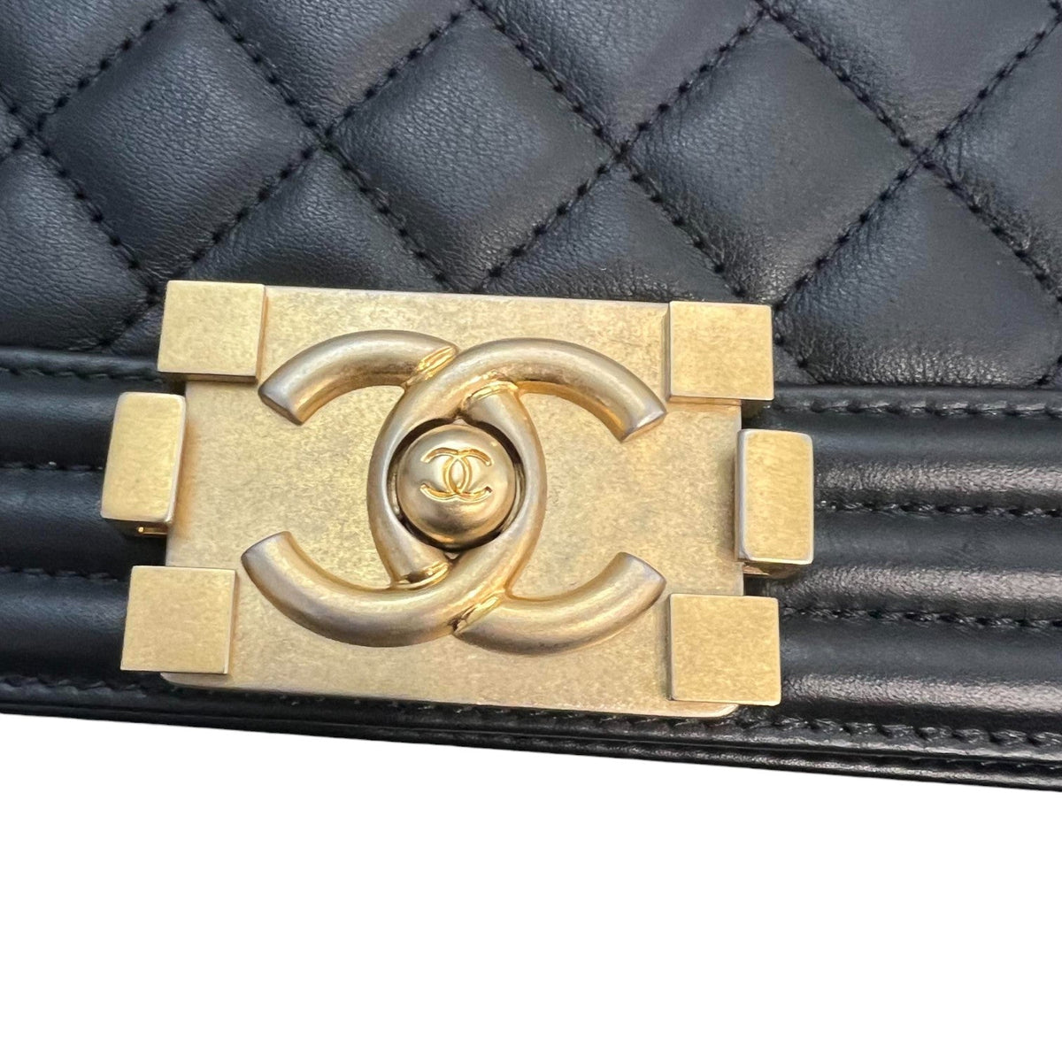 Boy Flap Medium Lambskin Quilted Black GHW