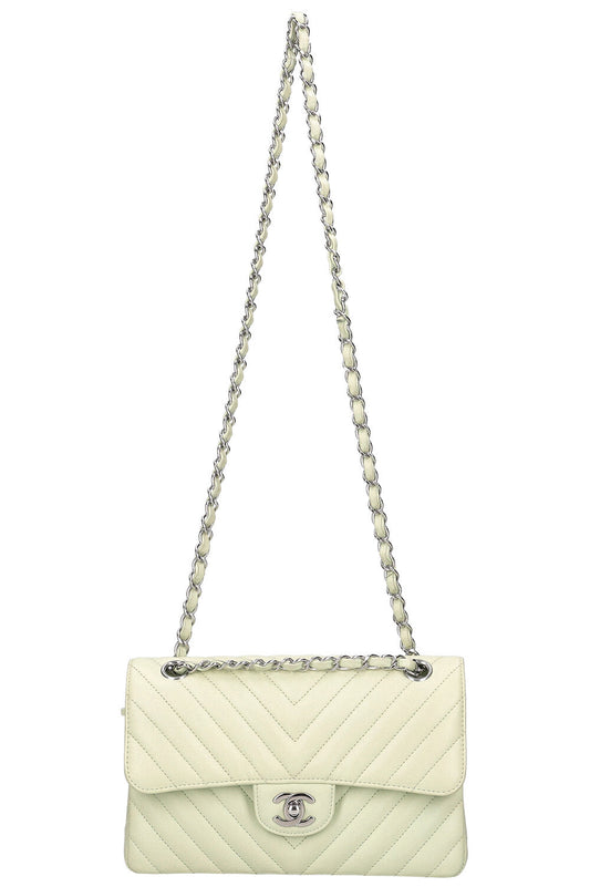 CHANEL Double Flap Bag Chevron