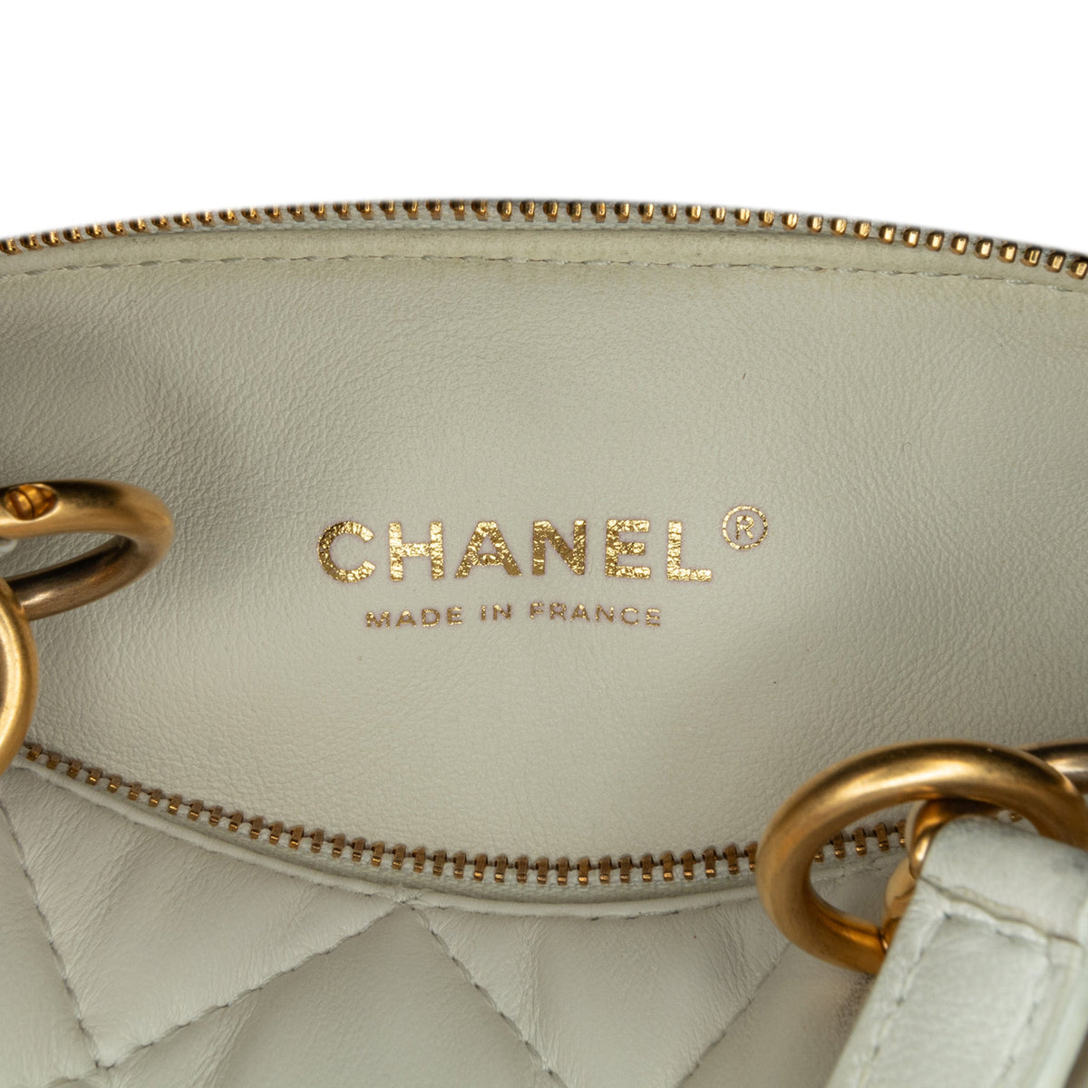 White Chanel Métiers d'Art CC Quilted Lambskin Box with Top Handle Bag Satchel