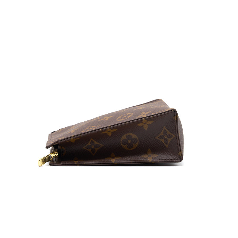 Louis Vuitton toiletry pouch 19