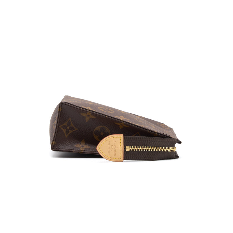 Louis Vuitton toiletry pouch 19