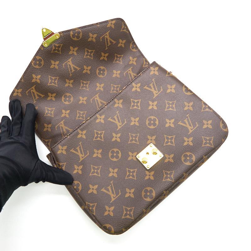 Louis Vuitton Pochette Metis Monogram Canvas Crossbody Bag