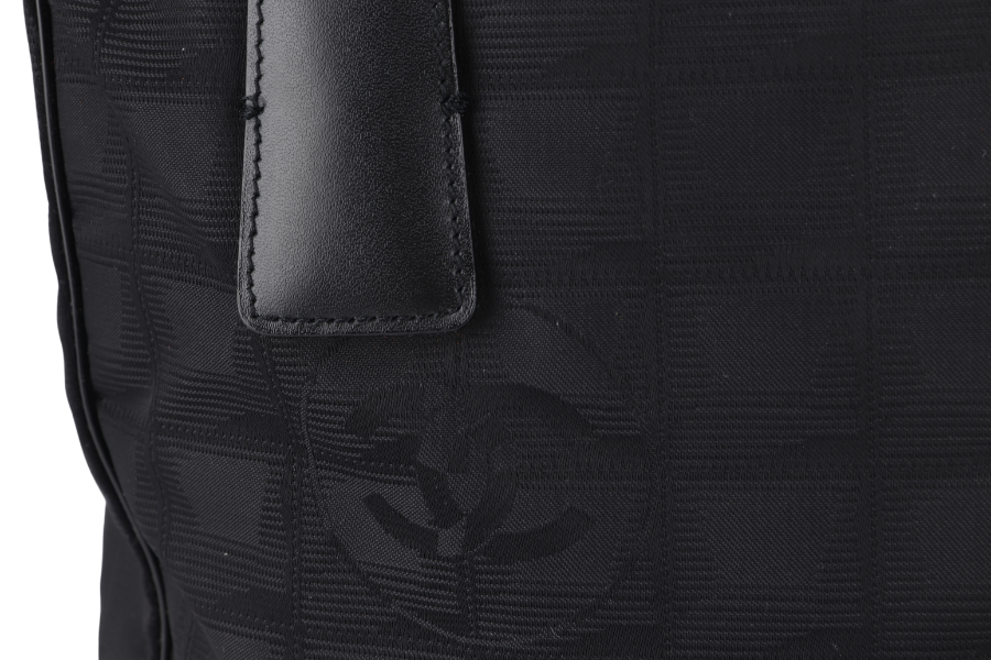 CHANEL TRAVEL LINE VINTAGE MEDIUM (8912xxxx) BLACK NYLON TOTE BAG