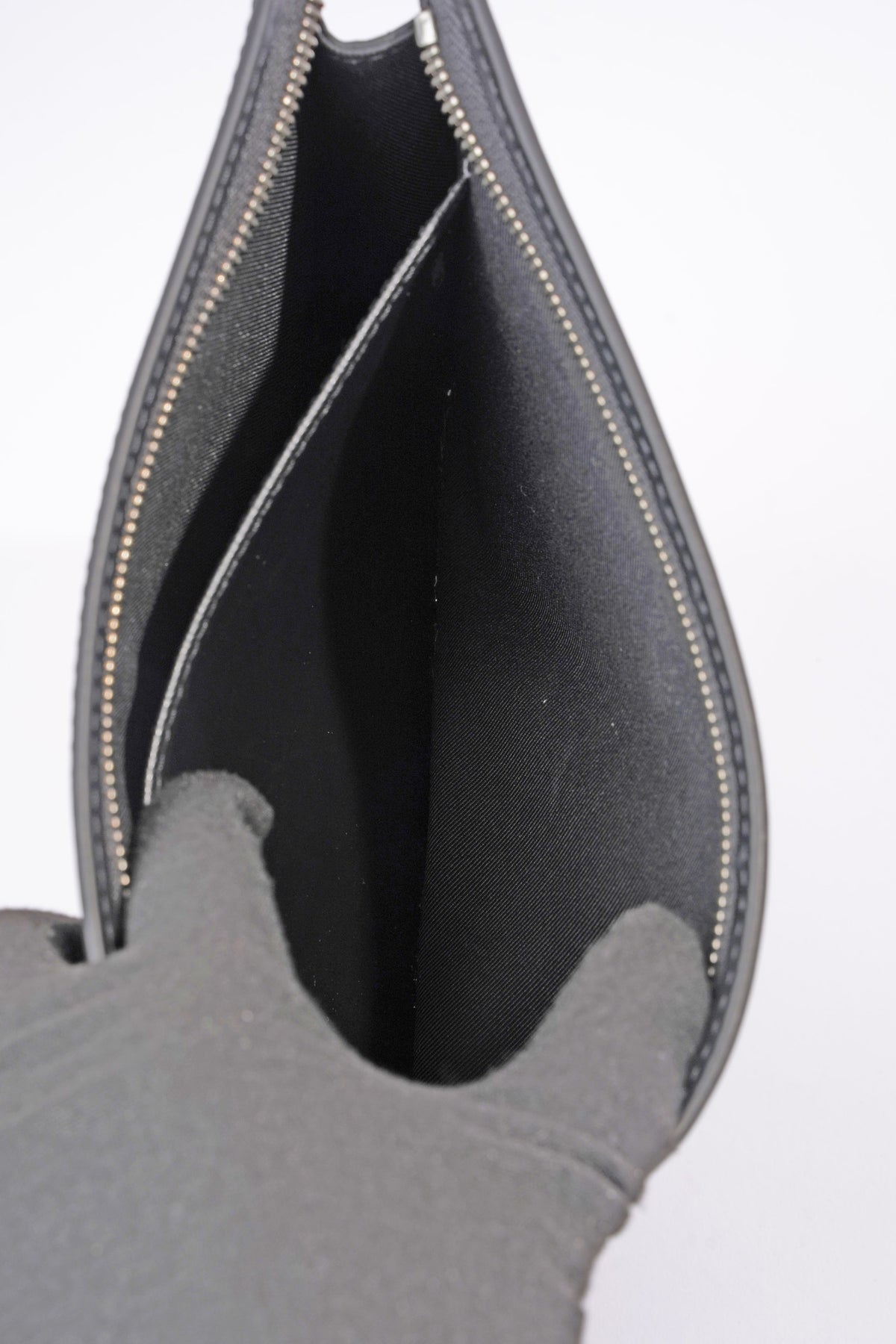 Louis Vuitton Pochette Voyage Damier Graphite Canvas MM