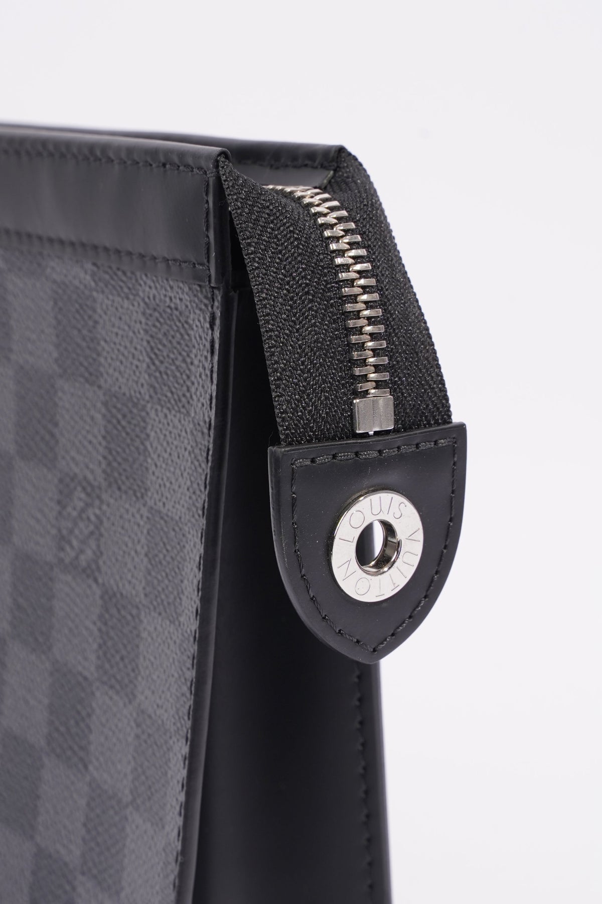 Louis Vuitton Pochette Voyage Damier Graphite Canvas MM