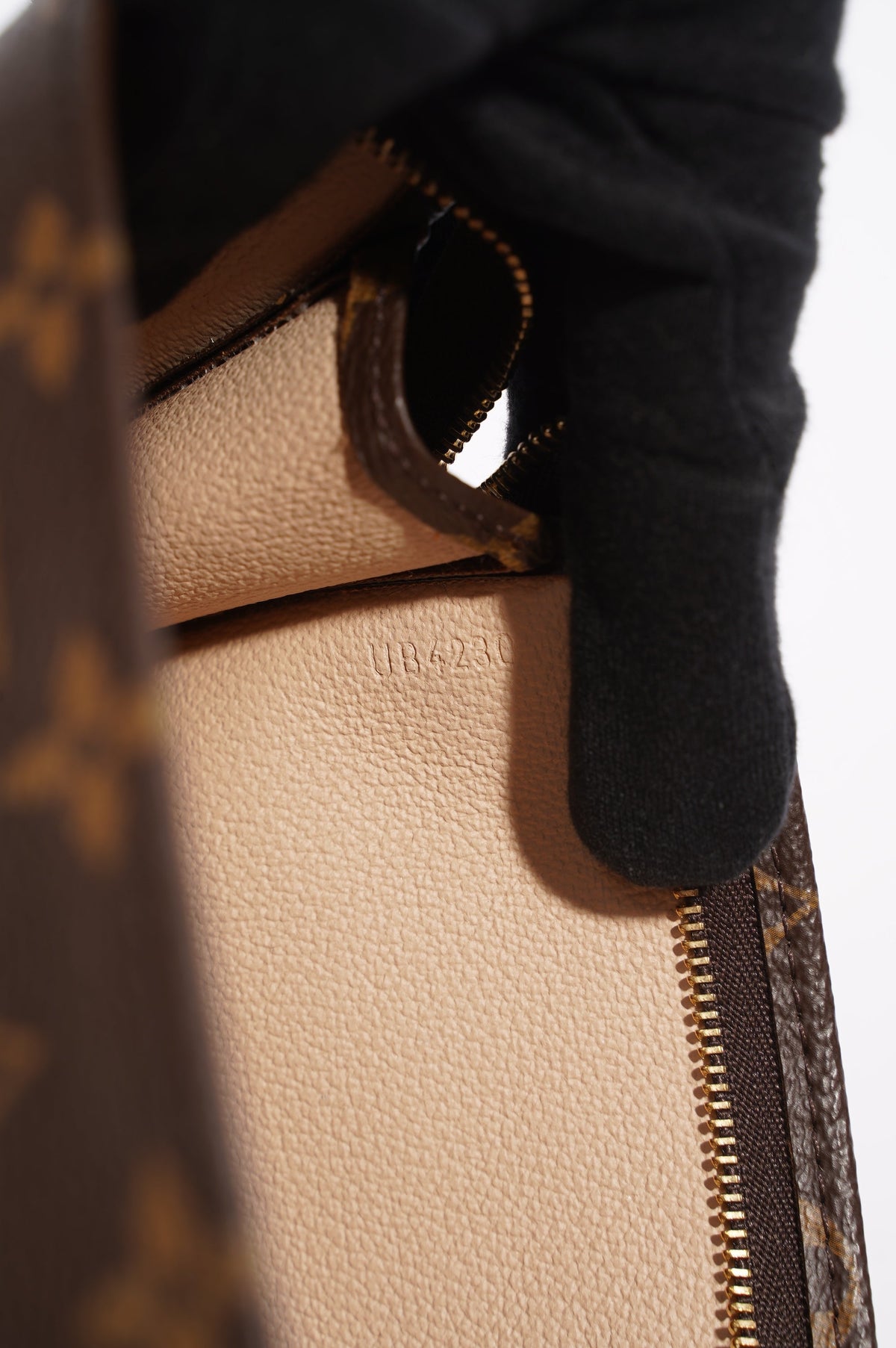 Louis Vuitton Toiletry Pouch Monogram Canvas 26