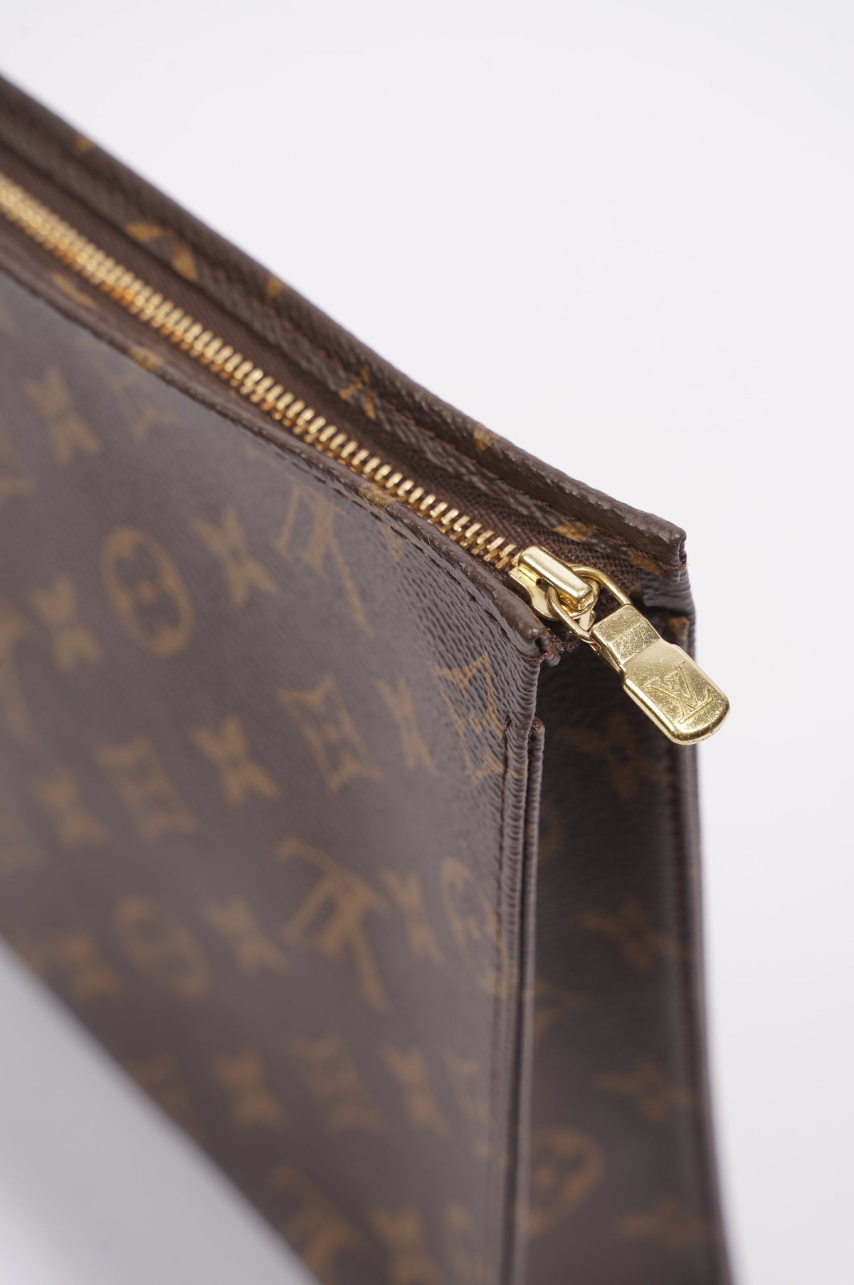 Louis Vuitton Toiletry Monogram Canvas 26