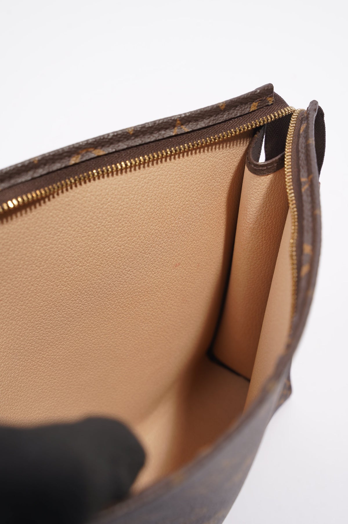Louis Vuitton Toiletry Pouch Monogram Canvas 26
