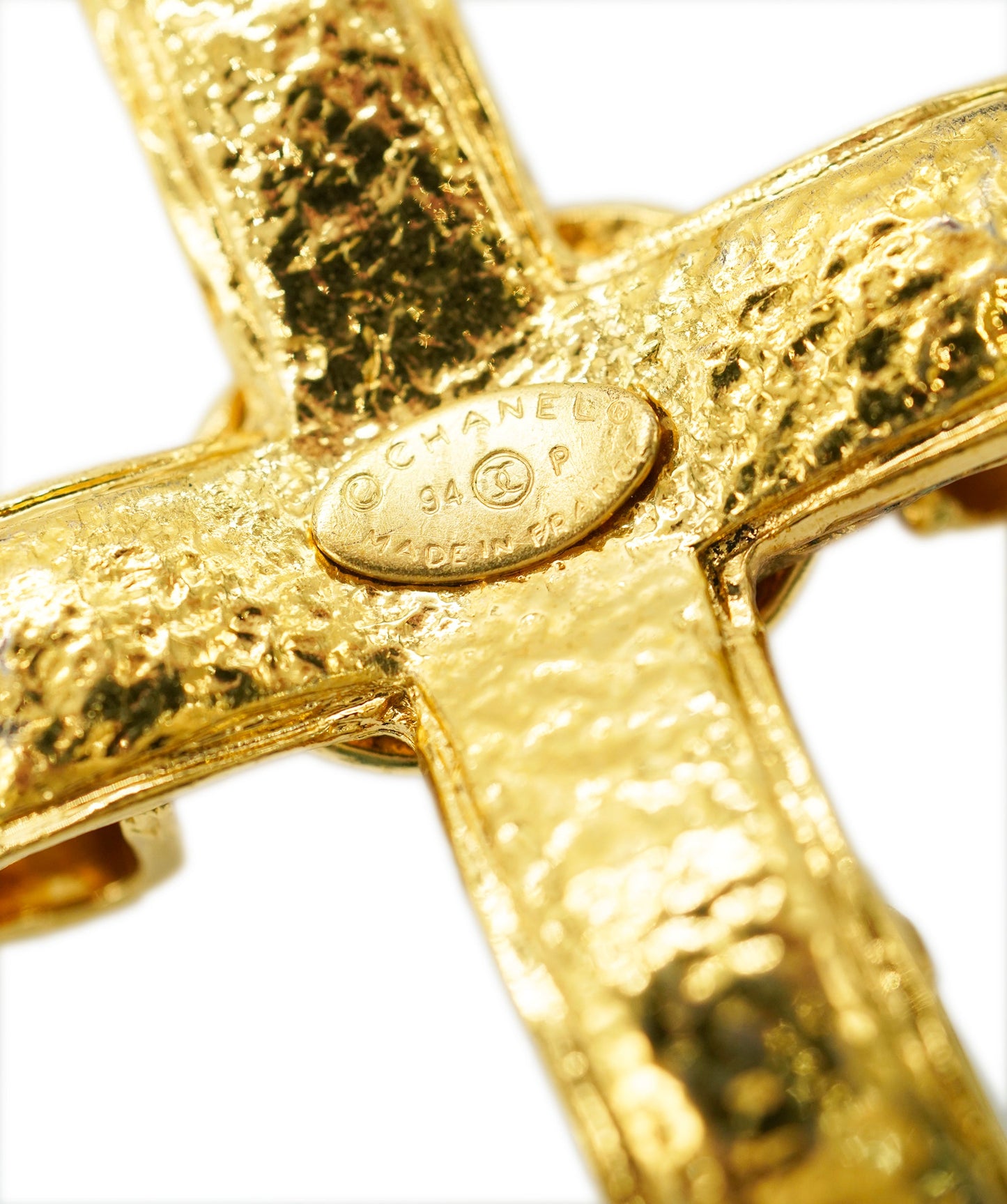 CHANEL Cross Cocomark Key Charm DBXS3562