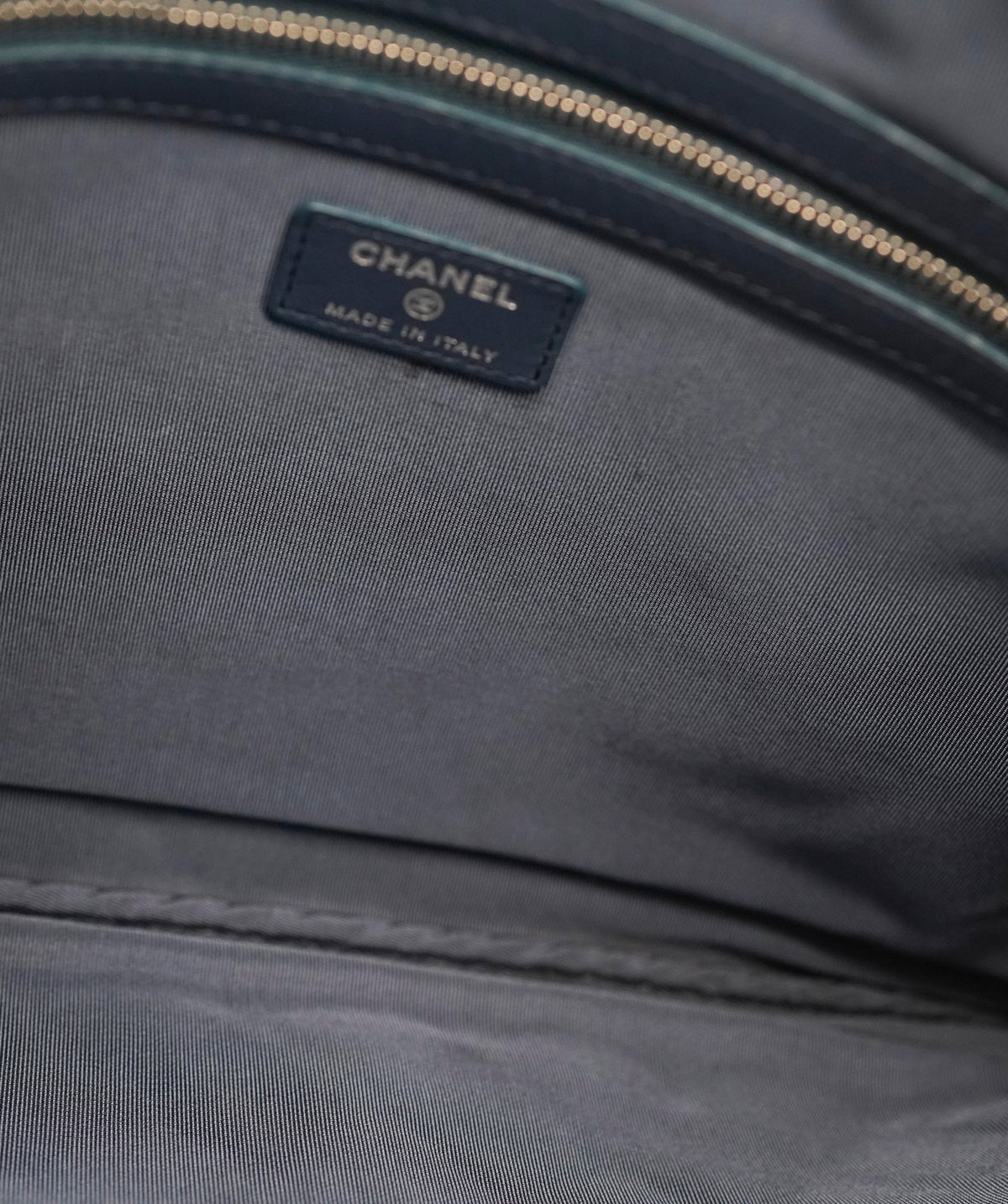 Chanel O Case large, navy with card , very good condition, 23058837 DBXS3368