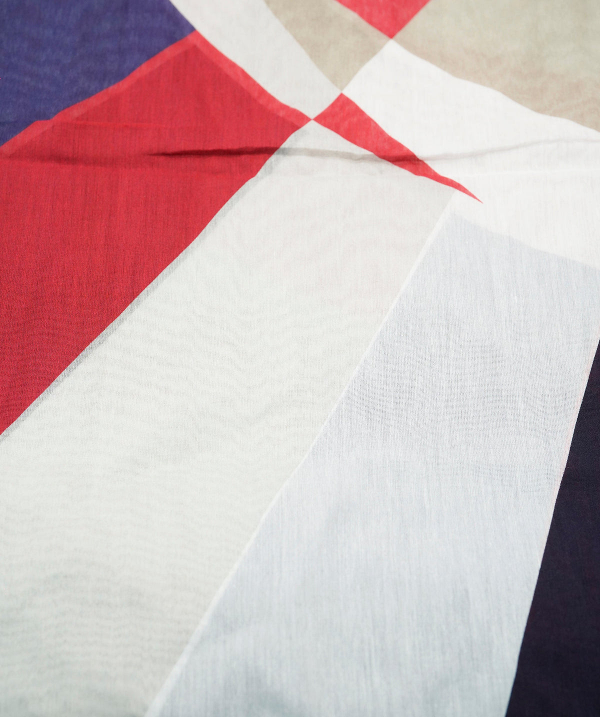Chanel large scarf/Pareo multicolored white, etoupe, red... DBXS3518