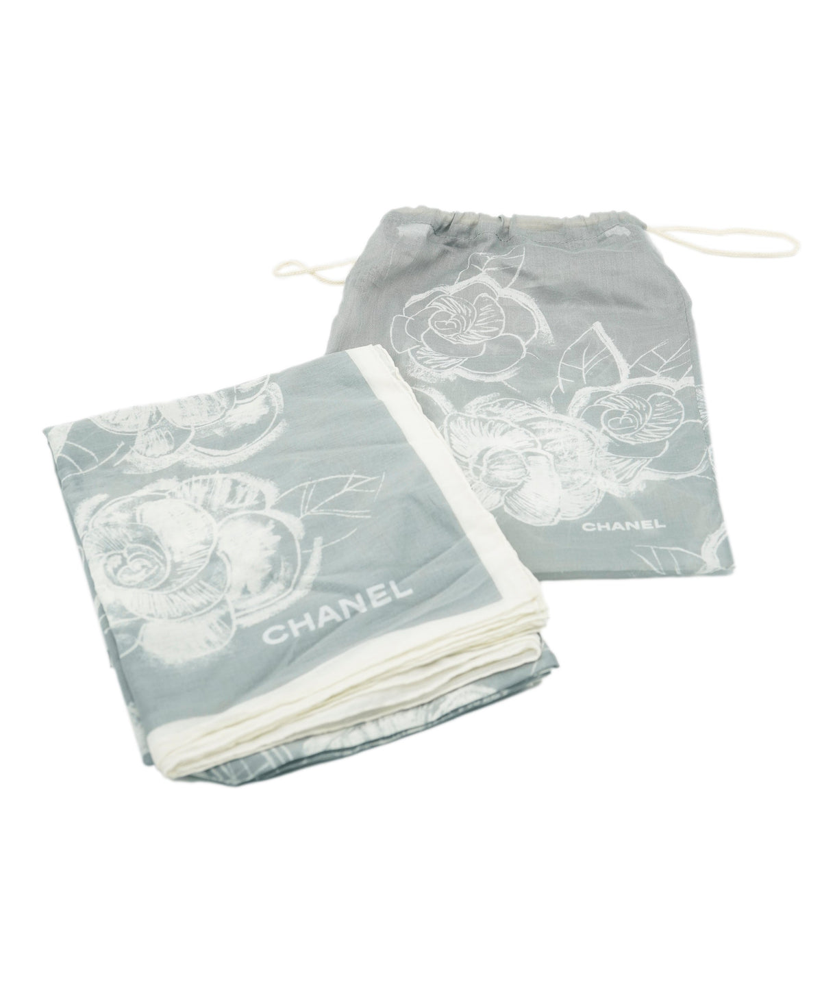 Chanel large scarf/Pareo with its pouch, grey with white camelias DBXS3512