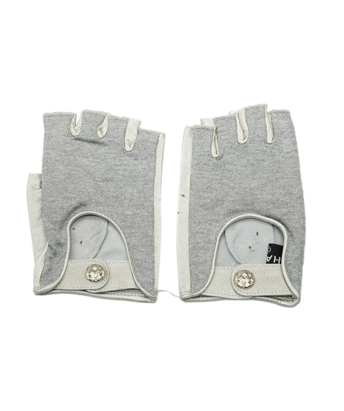 Chanel leather grey shiny mittens  DBXS3793