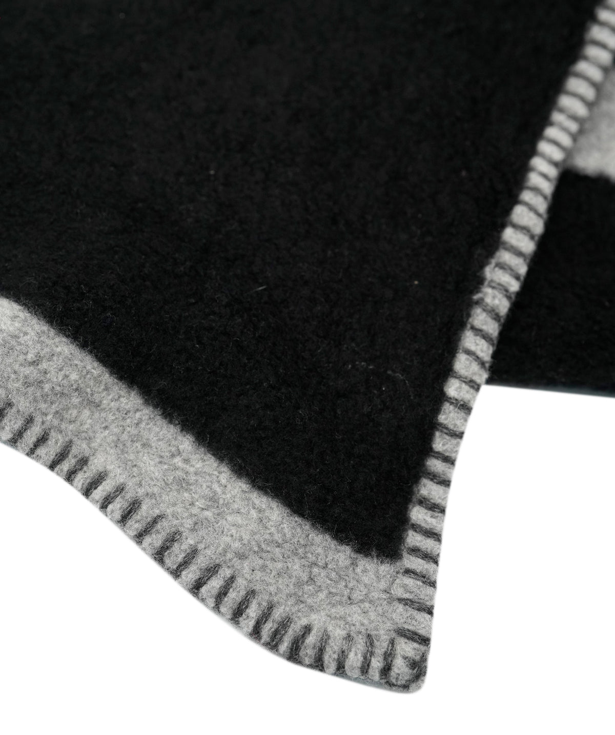 Chanel long scarf black and C H A N E L  DXBS3781