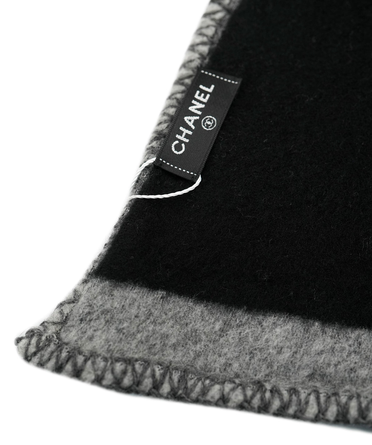 Chanel long scarf black and C H A N E L  DXBS3781