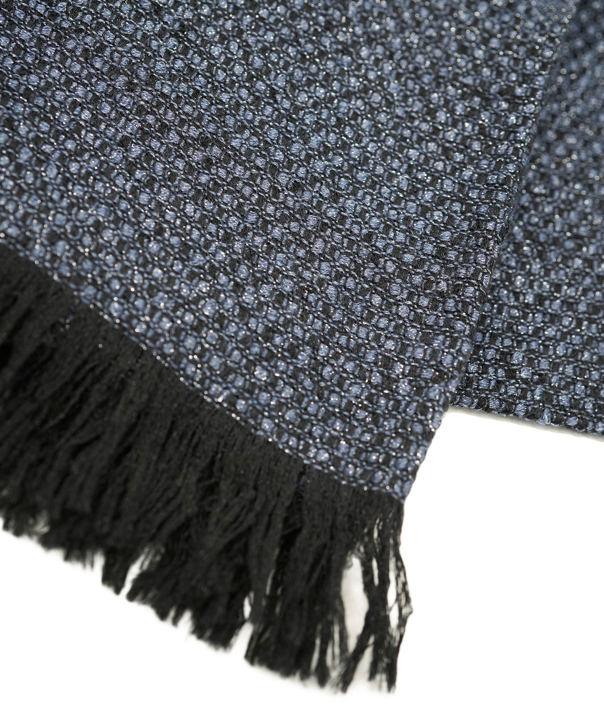 Chanel large scarf shiny black, excellents conditions  DBXS3789