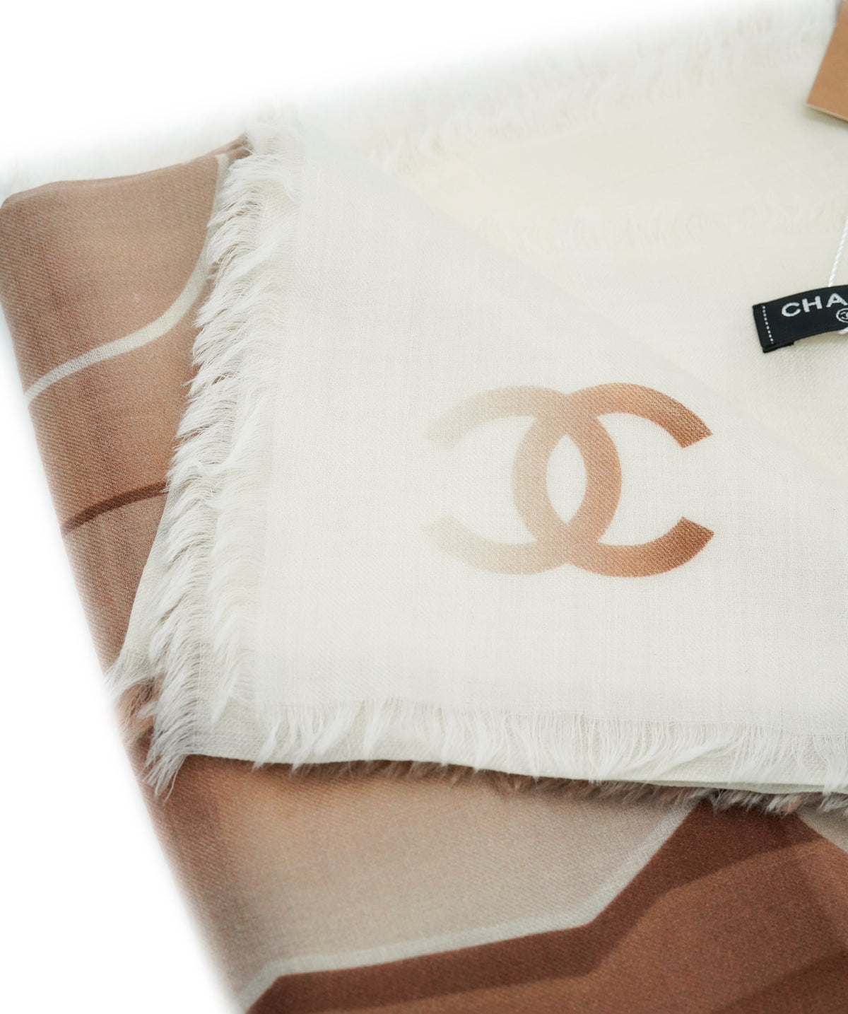 Chanel large scarf cashmere Grec collection  DXBS3776