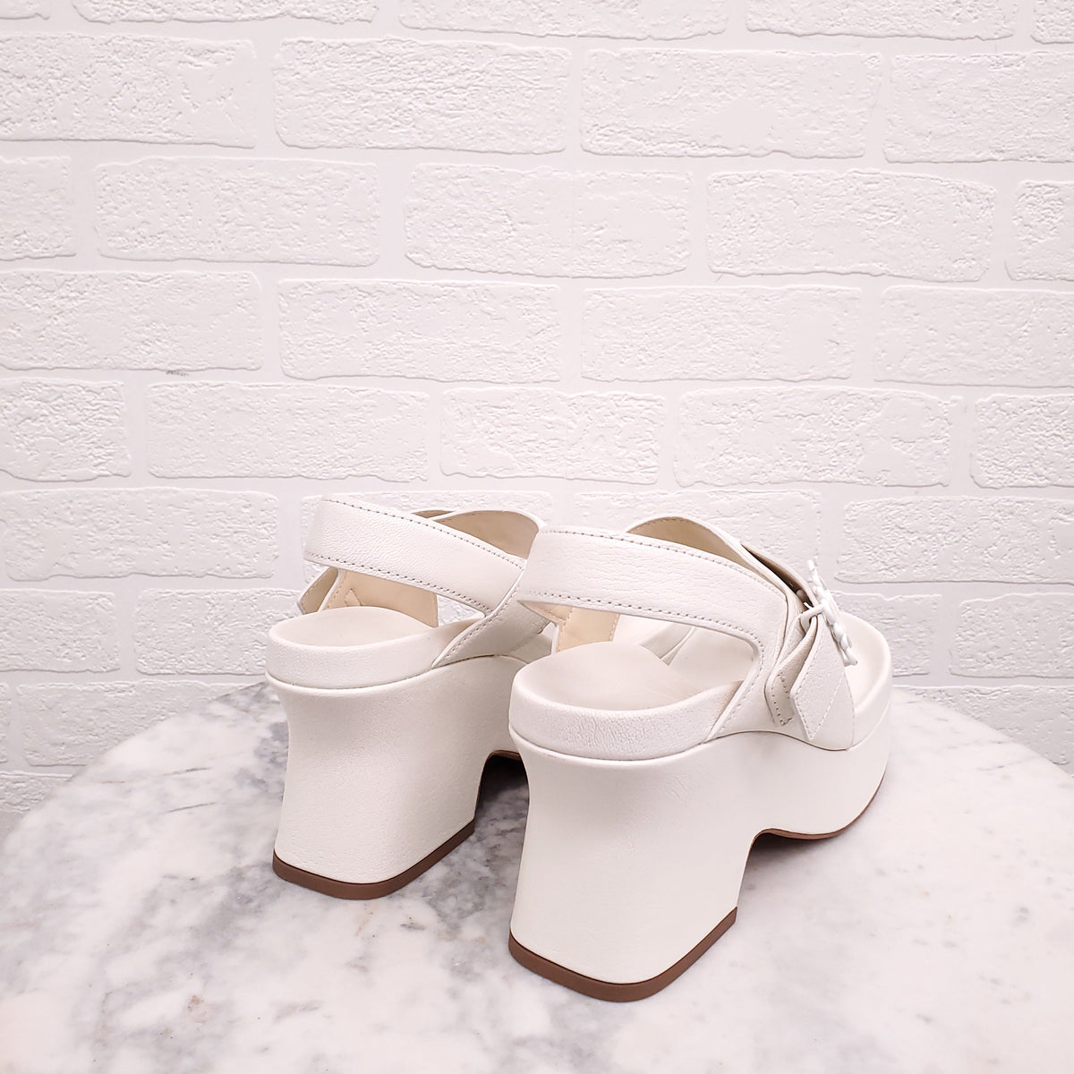 LOEWE WHITE LEATHER ANAGRAM SANDALS - SIZE 38