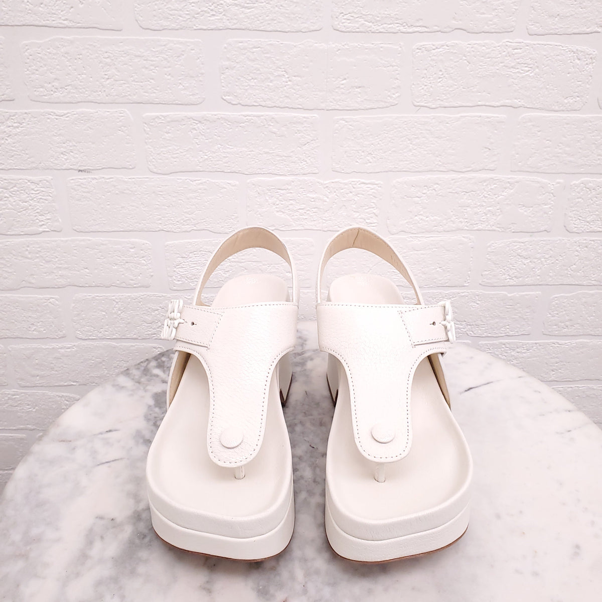 LOEWE WHITE LEATHER ANAGRAM SANDALS - SIZE 38