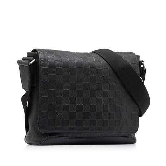 Louis Vuitton Damier Infini District PM (SHG-CUUbVe)