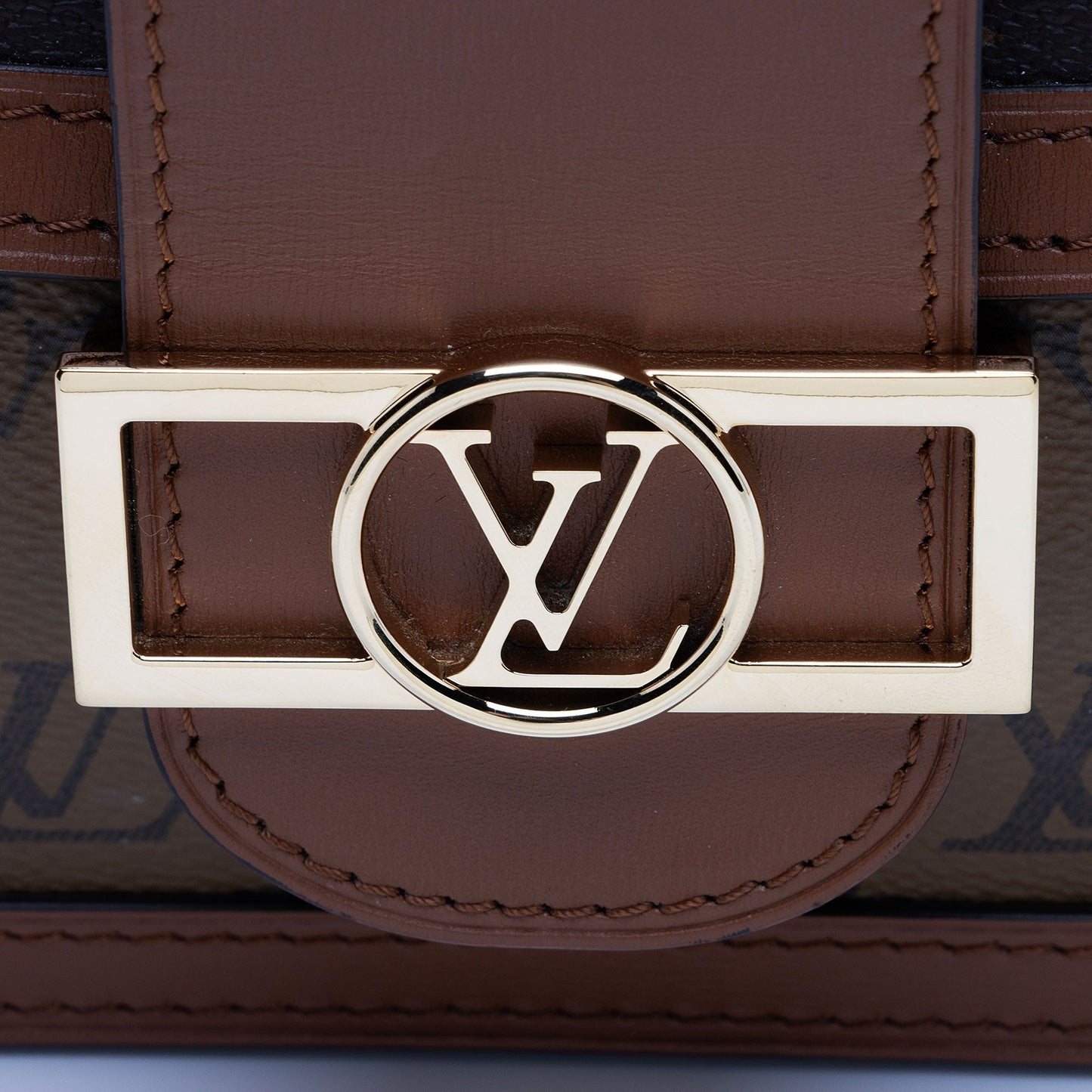 Louis Vuitton Reverse Monogram Dauphine MM Shoulder Bag (SHF-ioa83y)