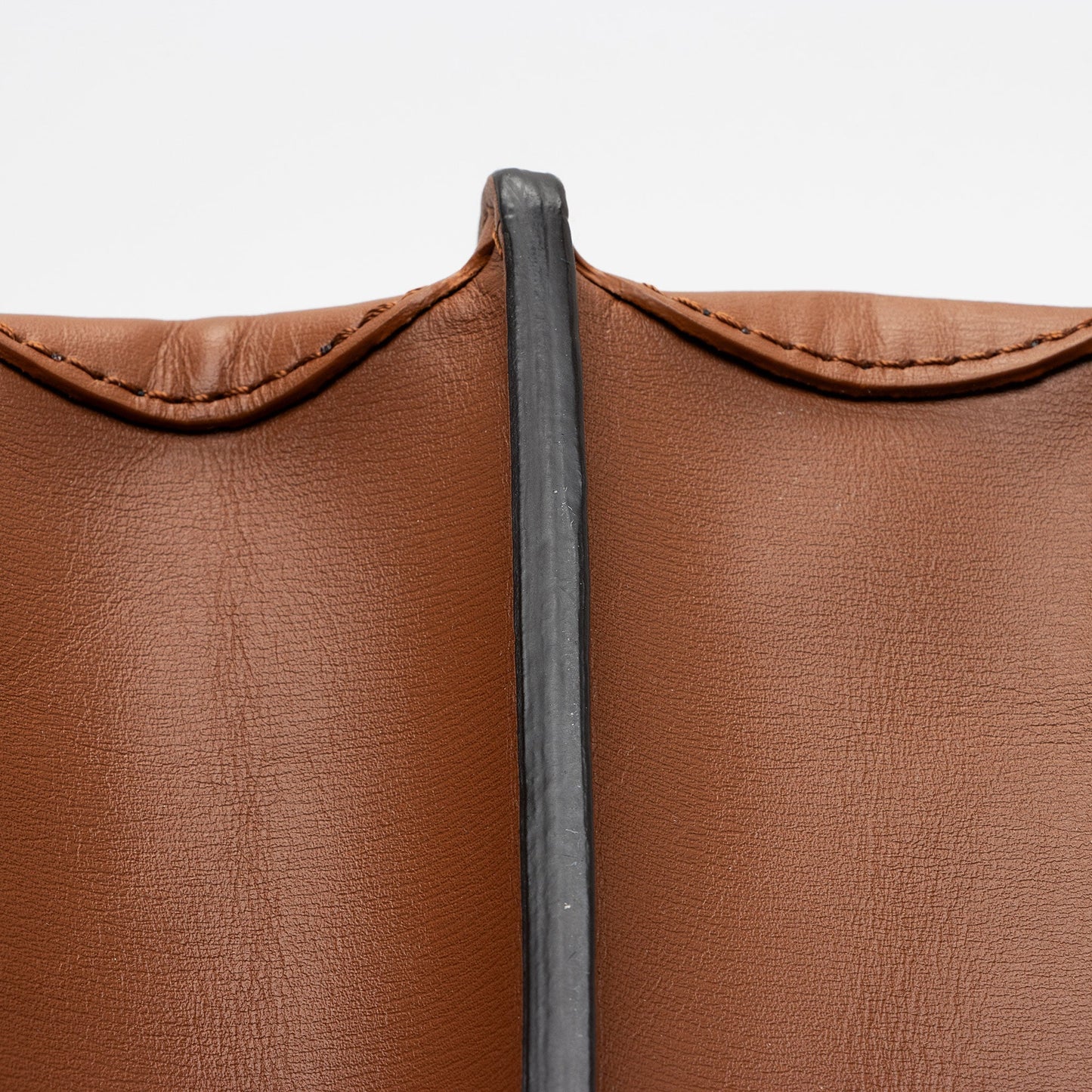 Louis Vuitton Reverse Monogram Dauphine MM Shoulder Bag (SHF-ioa83y)