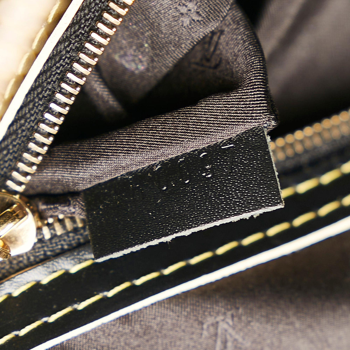 Louis Vuitton Suhali Lockit PM (SHG-DiQ27f)