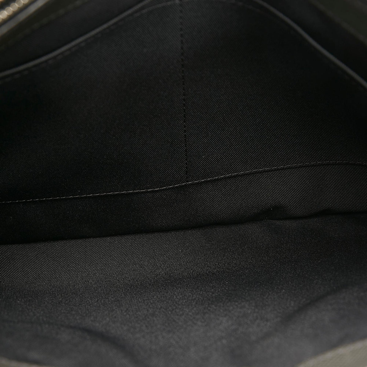 Louis Vuitton Taiga Anton Briefcase (SHG-QDJcXn)