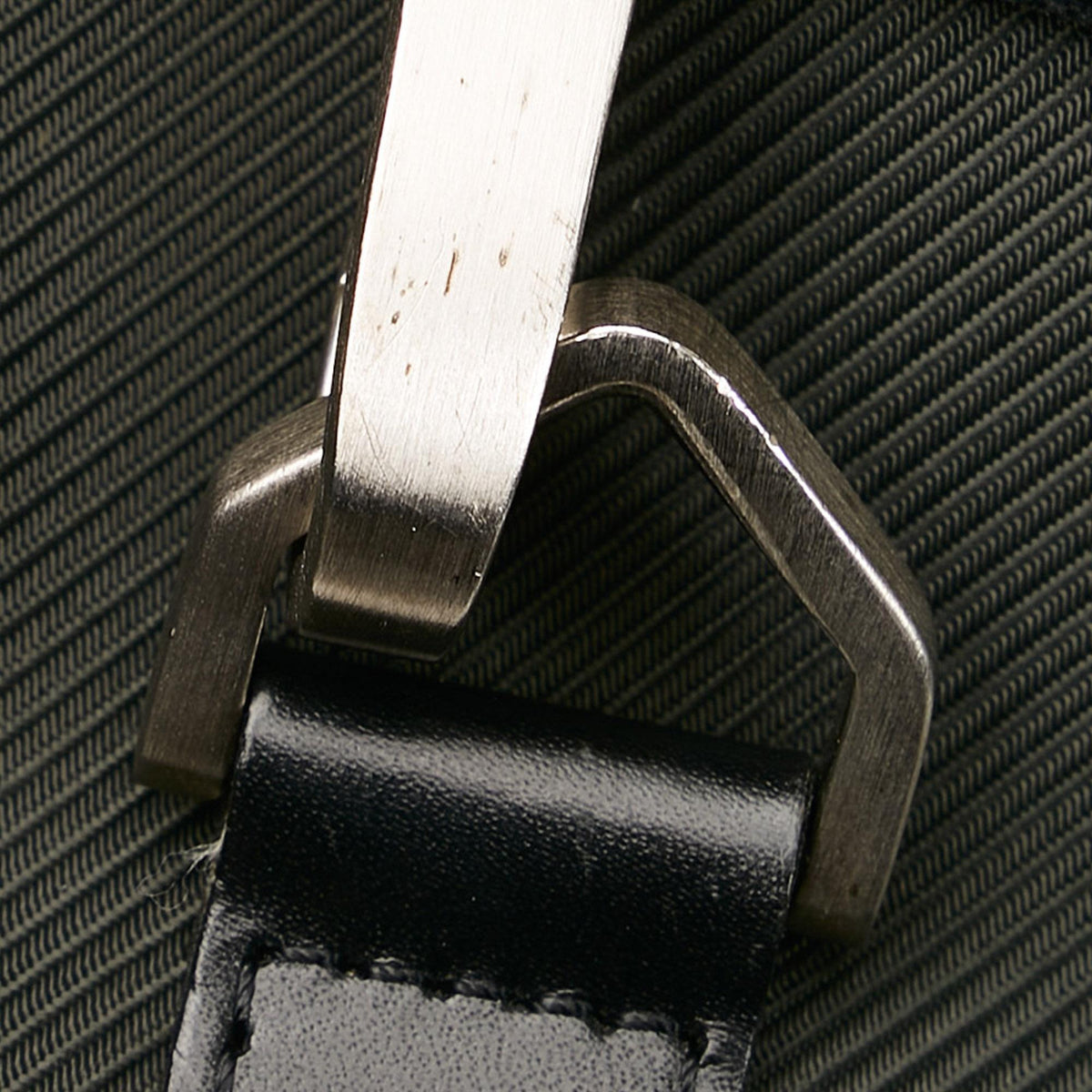 Louis Vuitton Taiga Dersou (SHG-37855)