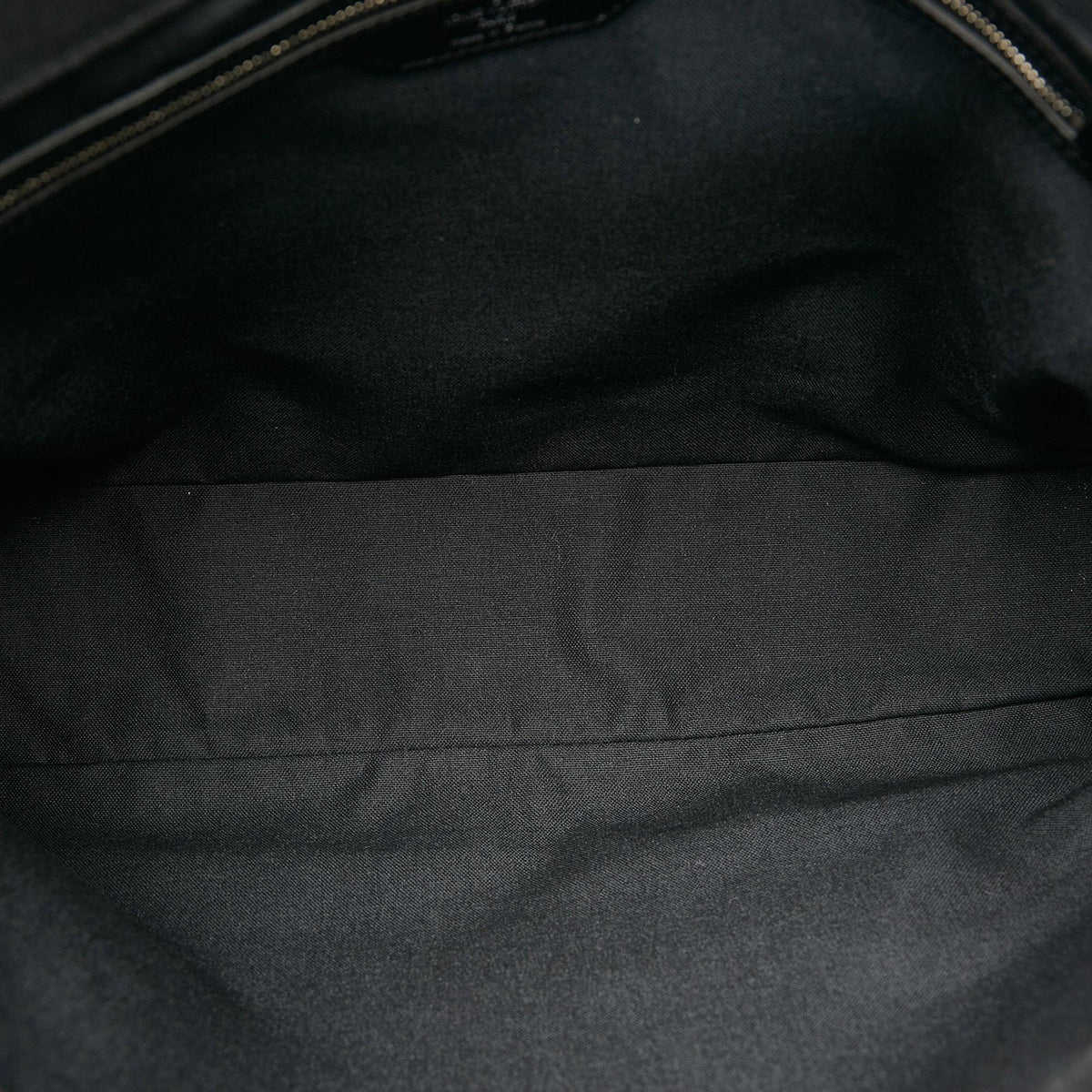 Louis Vuitton Taiga Dersou (SHG-37855)