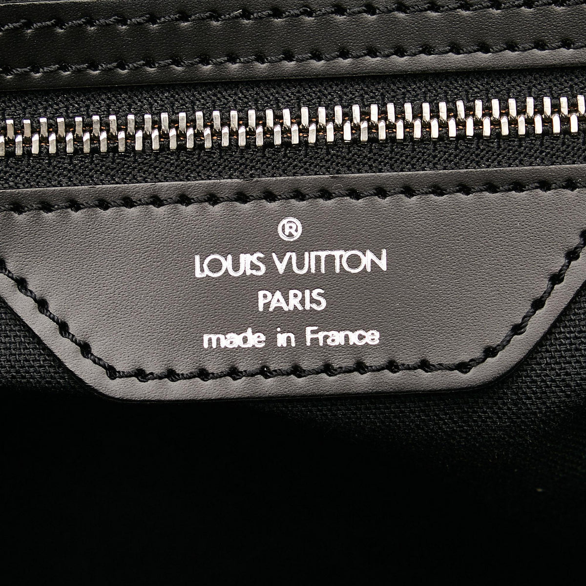 Louis Vuitton Taiga Dersou (SHG-37855)