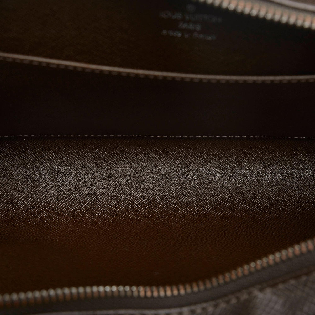 Louis Vuitton Taiga Pochette Baikal (SHG-hxtiT9)