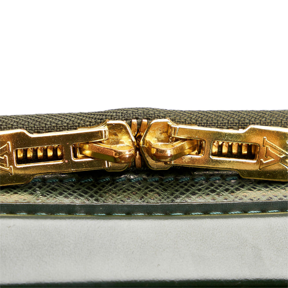 Louis Vuitton Taiga Porte Ordinateur Odessa (SHG-33894)