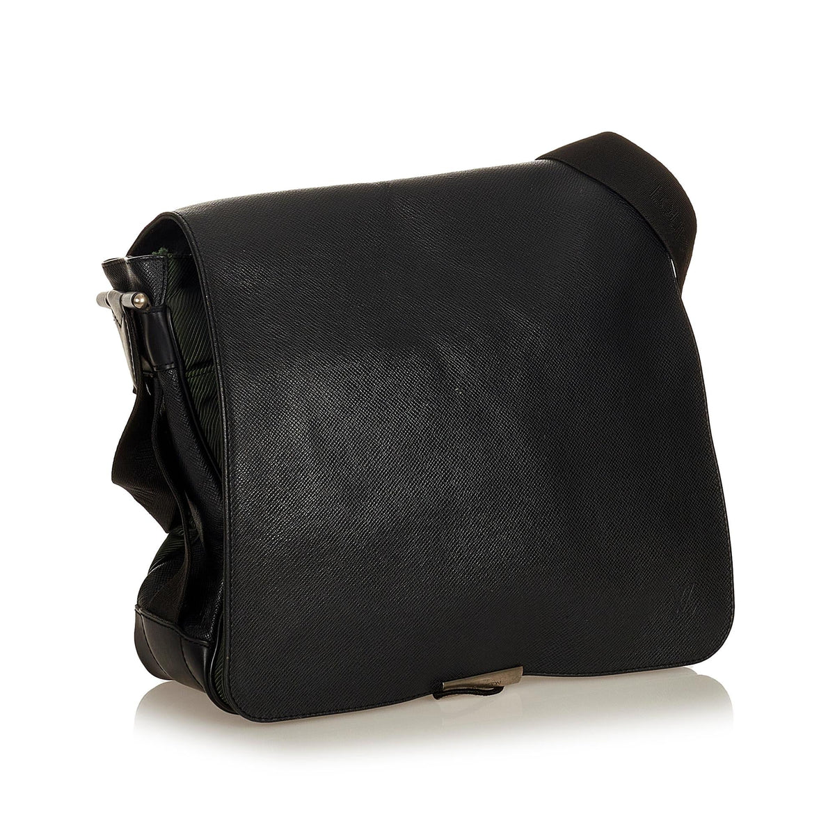 Louis Vuitton Taiga Viktor (SHG-NsTMbm)