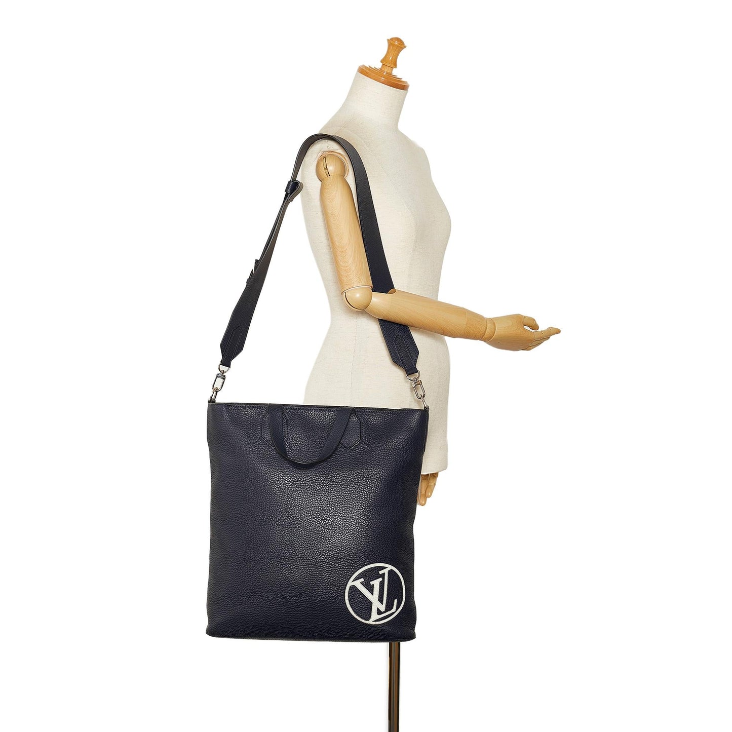 Louis Vuitton Taurillon East Side Tote MM (SHG-pwrTpS)