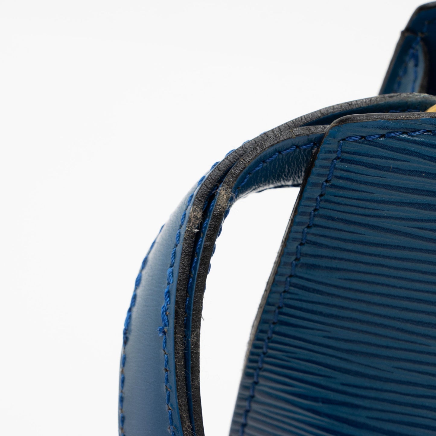 Louis Vuitton Vintage Epi Leather Cluny Shoulder Bag (SHF-52pSSf)