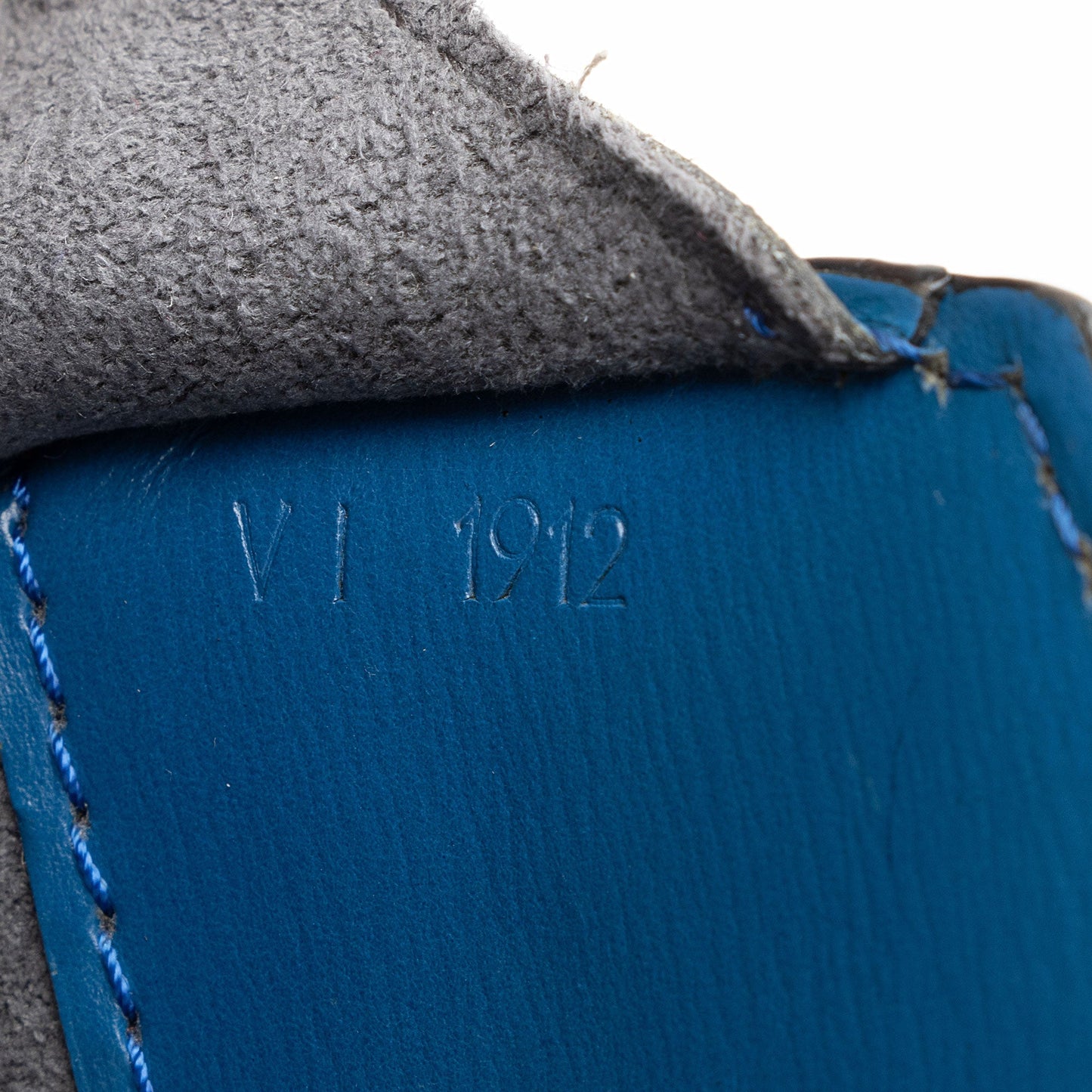 Louis Vuitton Vintage Epi Leather Cluny Shoulder Bag (SHF-52pSSf)