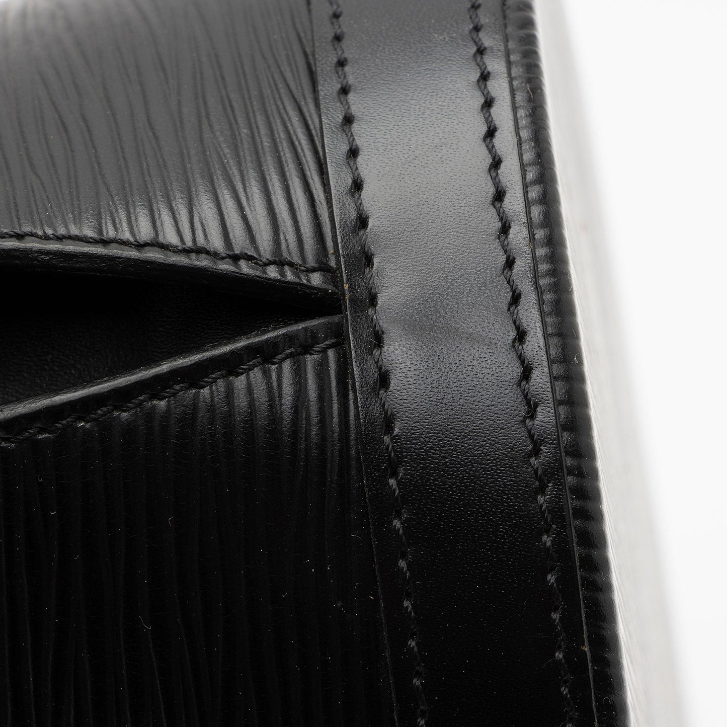 Louis Vuitton Vintage Epi Leather Cluny Shoulder Bag (SHF-d5Ik95)